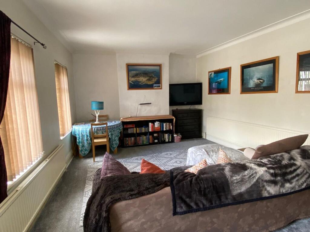Lounge 3 .jpg