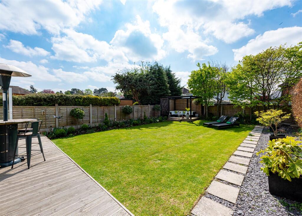 24 Queens Gardens-garden2.jpg