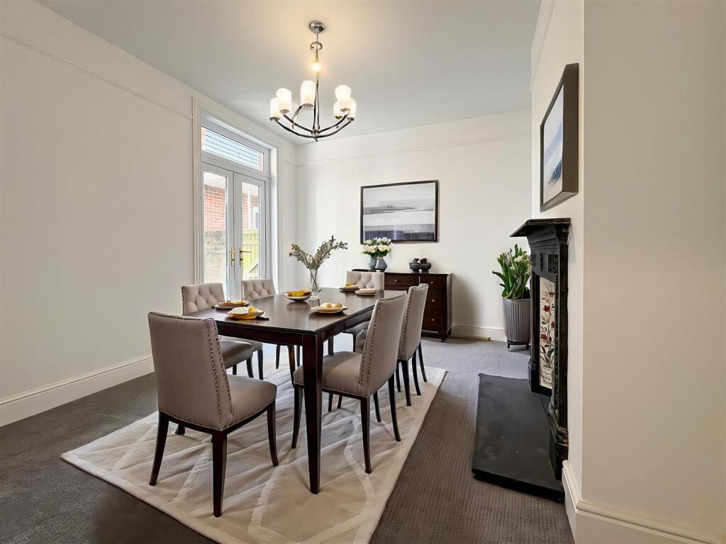 Dining-room - Dining Room - Luxury - 5.jpg
