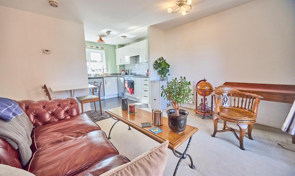 Open Plan Lounge/Dining/Kitchen