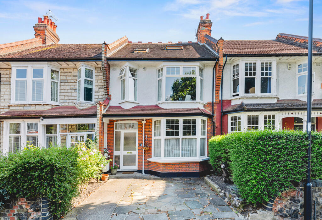 Oakfield Road, 2 bed maisonette