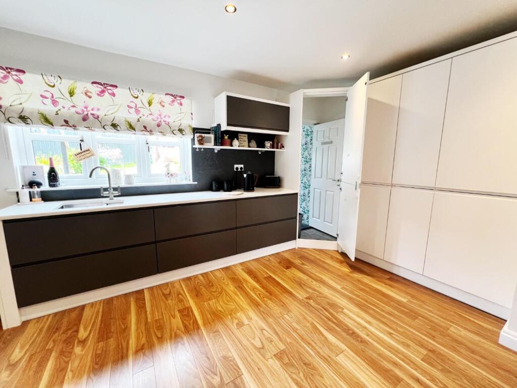 Kitchen / Dining room.