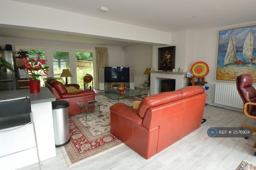 Sitting Room/Kitchen