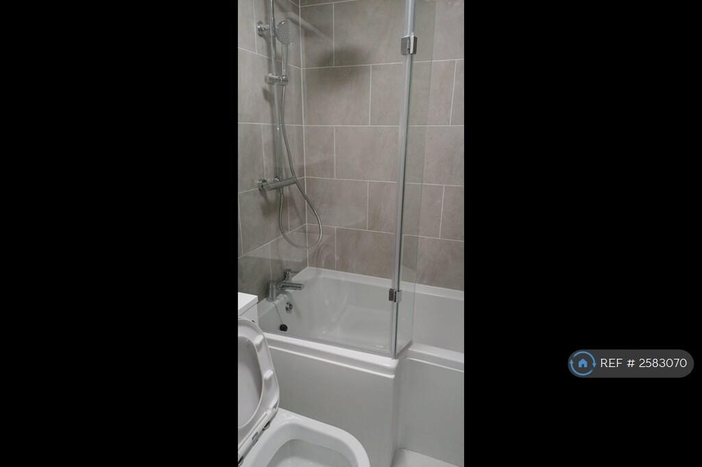 Bathroom2