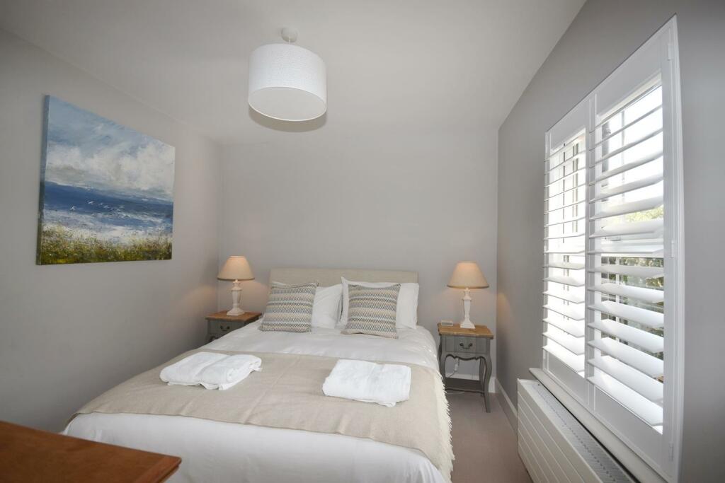 Bedroom 2.JPG