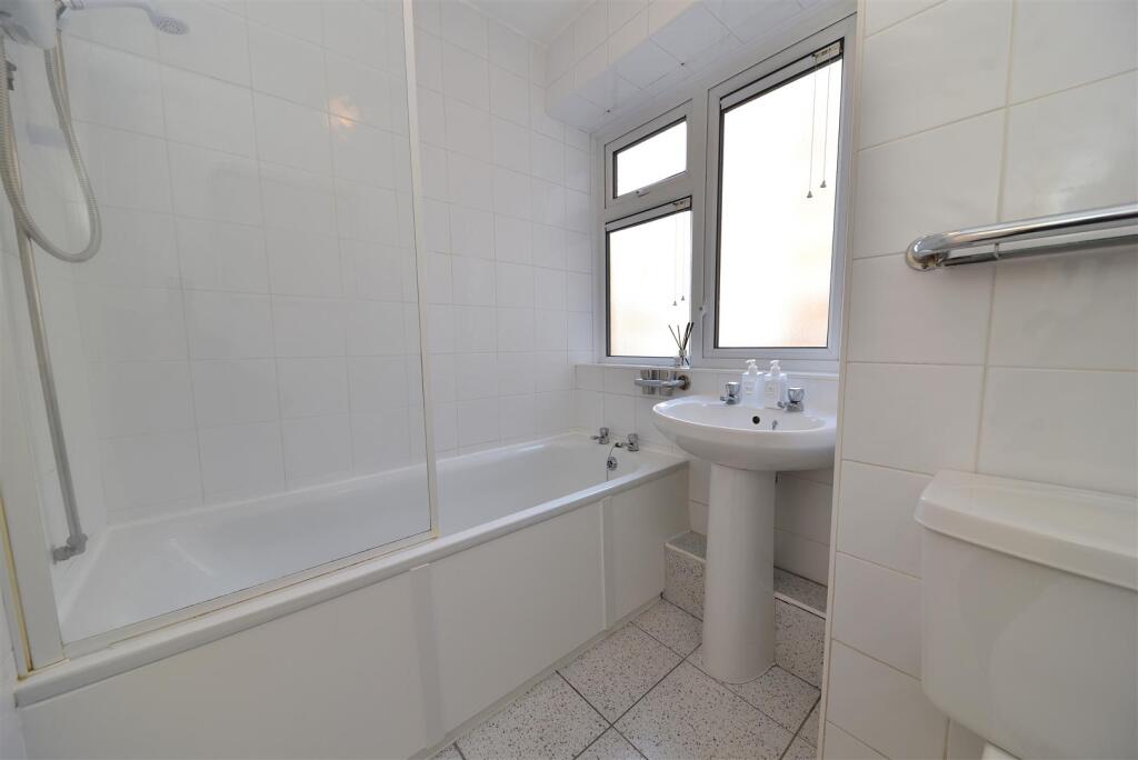 bathroom1.JPG