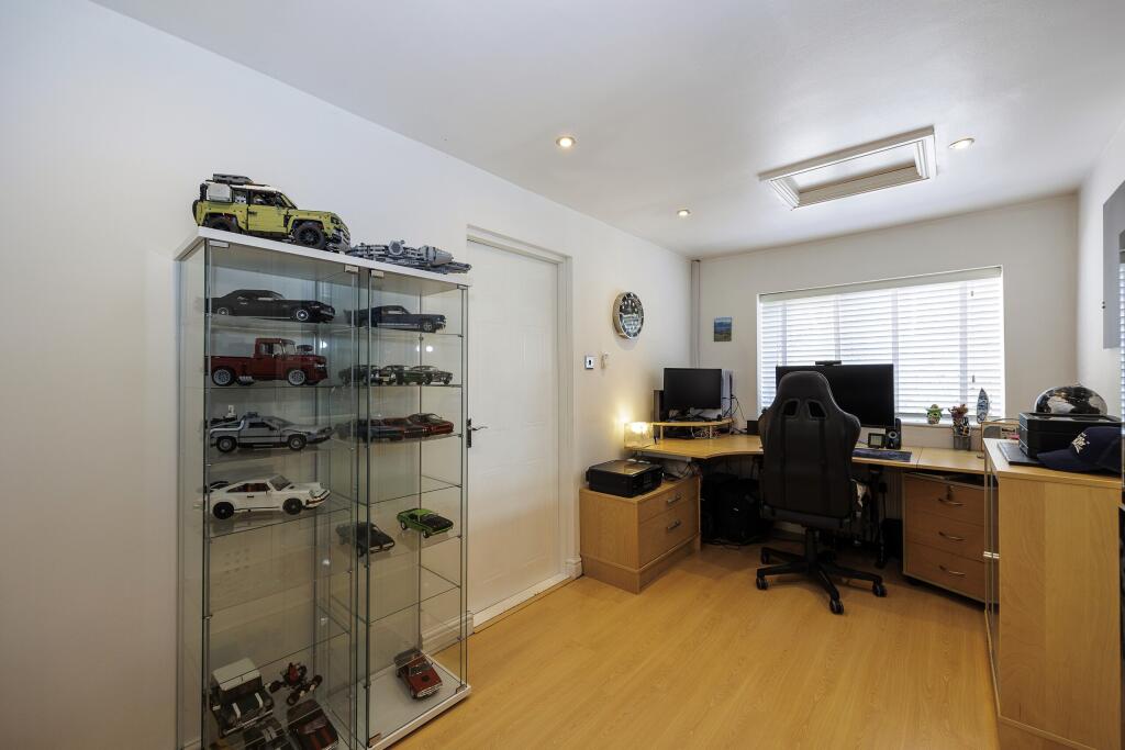 37 Fleming drive-30