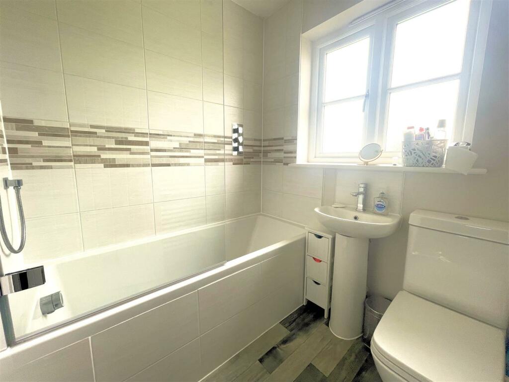 Bathroom.jpg