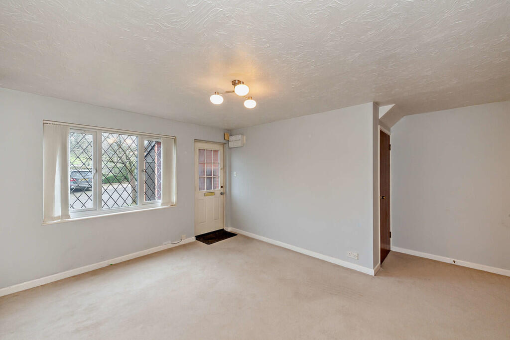 8633711-interior1...