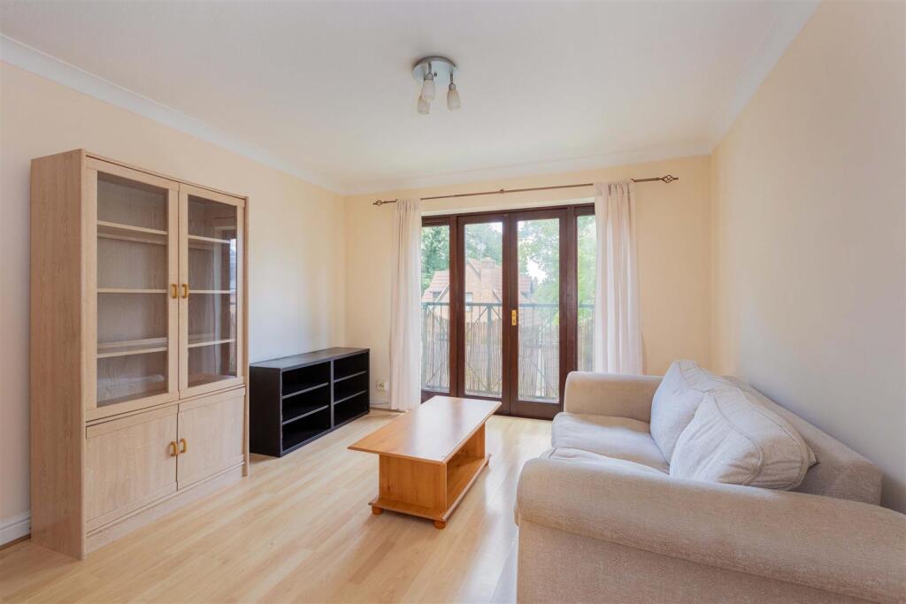 6 Sherbourne Court-12.jpg