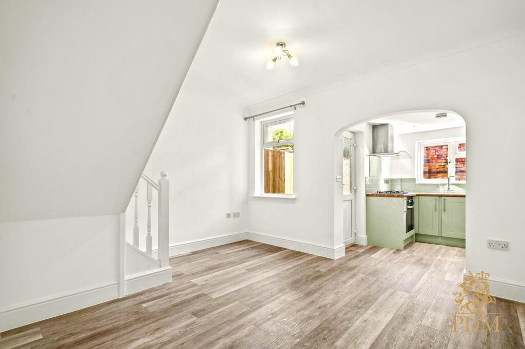 14 Frederick Road Stapleford NG9 8FN