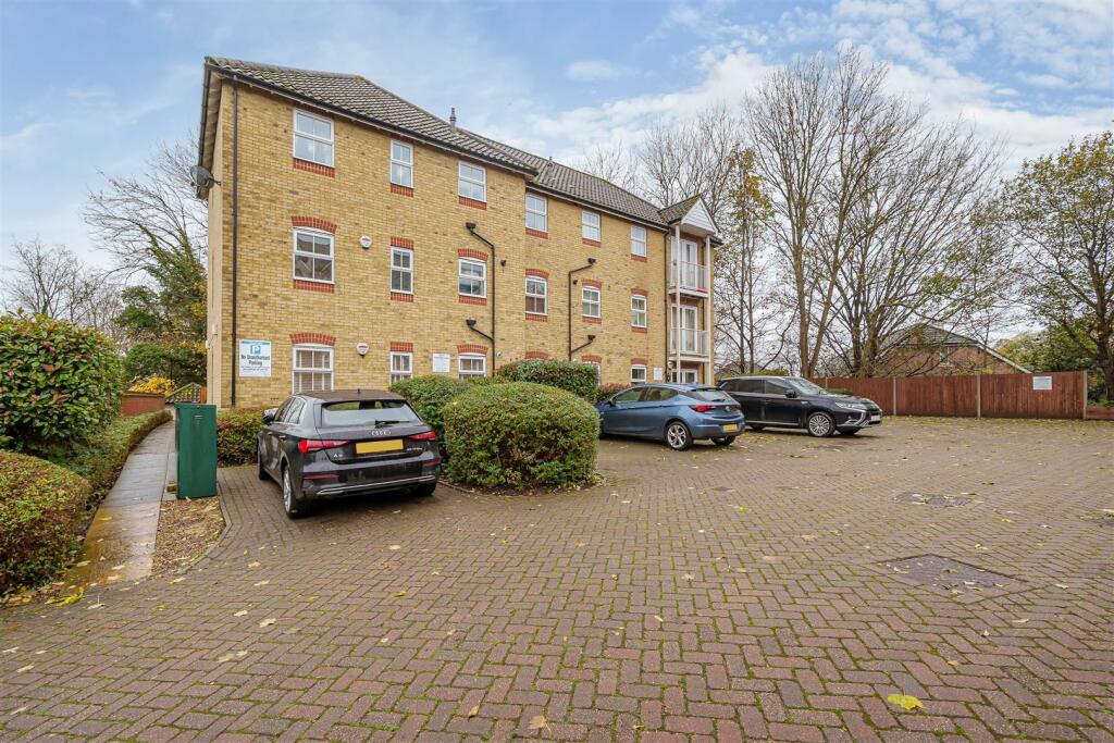 Car park and exterior.JPG