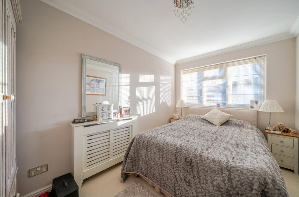 1389427-6-695e4f2...