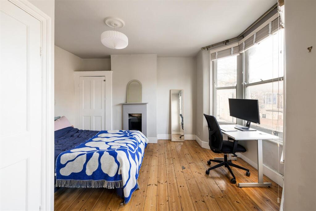 Dagenham Road, E10