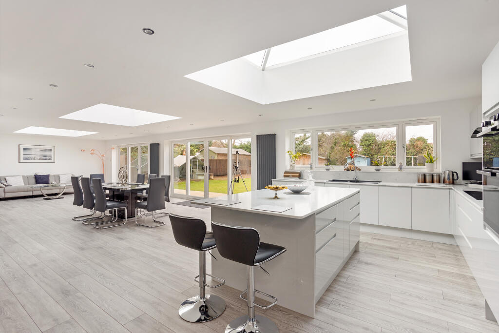 Open-Plan Kitchen/Family Room