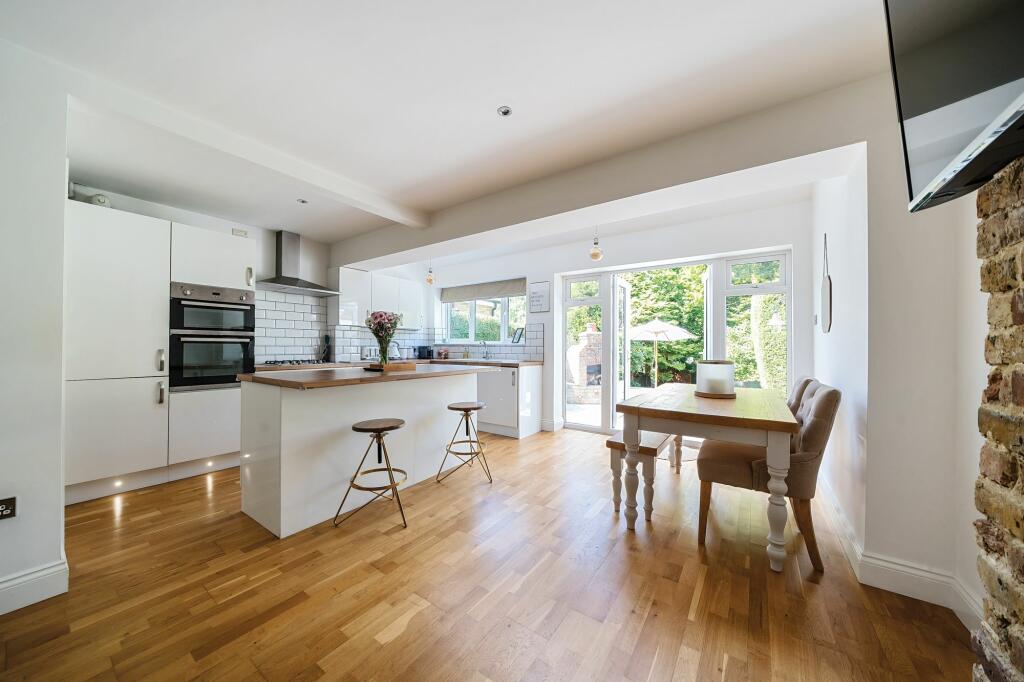 Kitchen/Dining