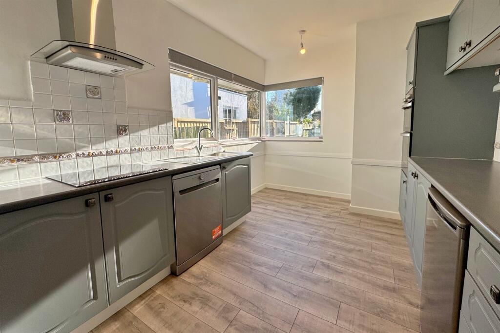 Kitchen Dining Area