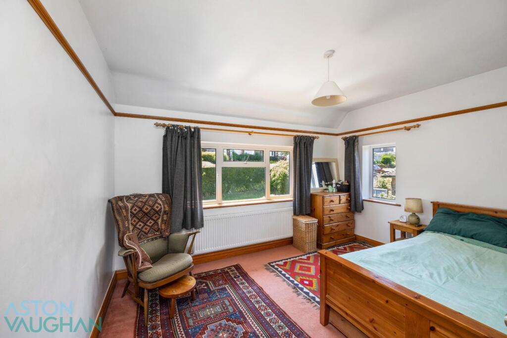 Lyminster Avenue -001.JPG