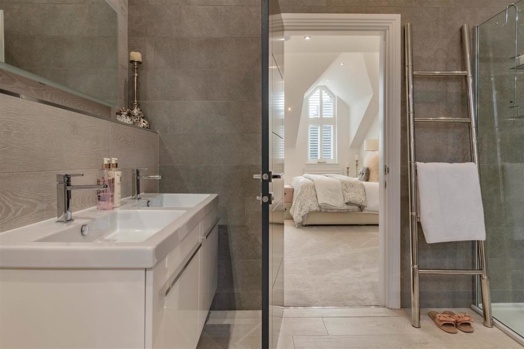 8496165-interior38.jpg