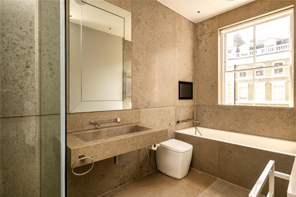 Principal Bathroom