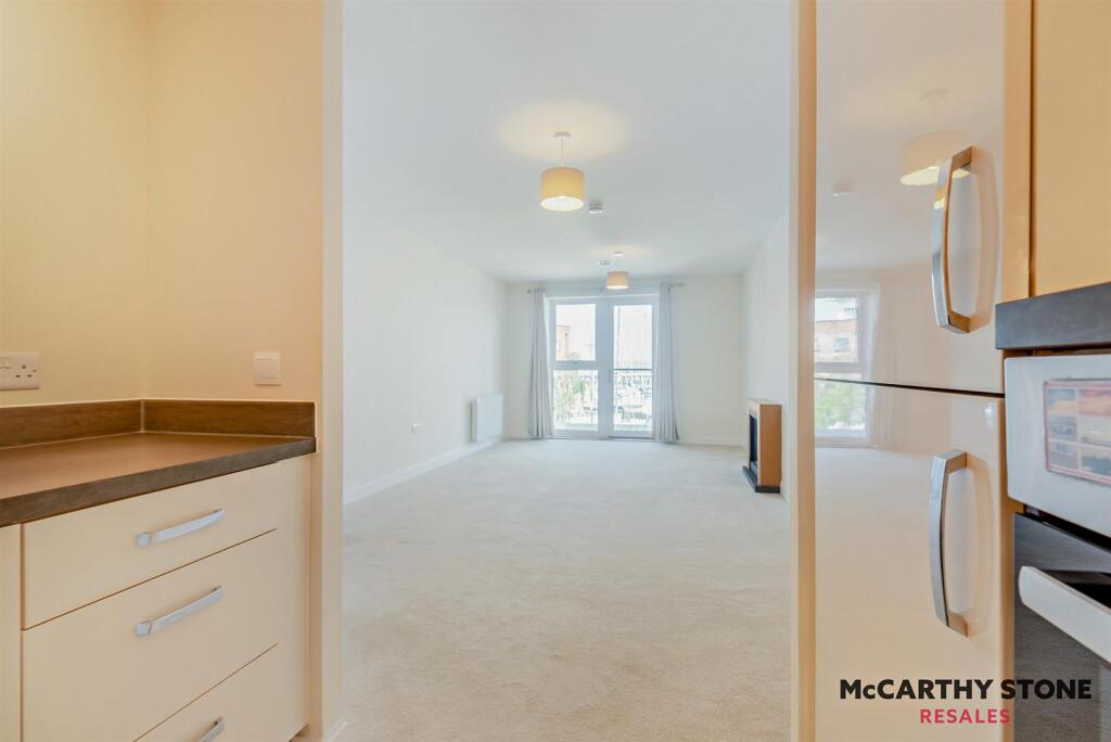 8606938-interior10-800.jpg
