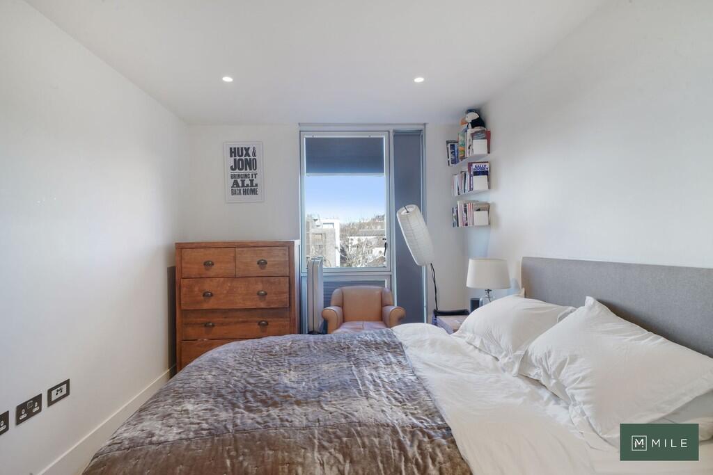 Apartment 26, Nau...