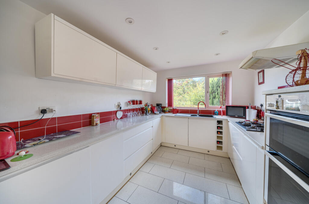 1372412-20-68ff96...