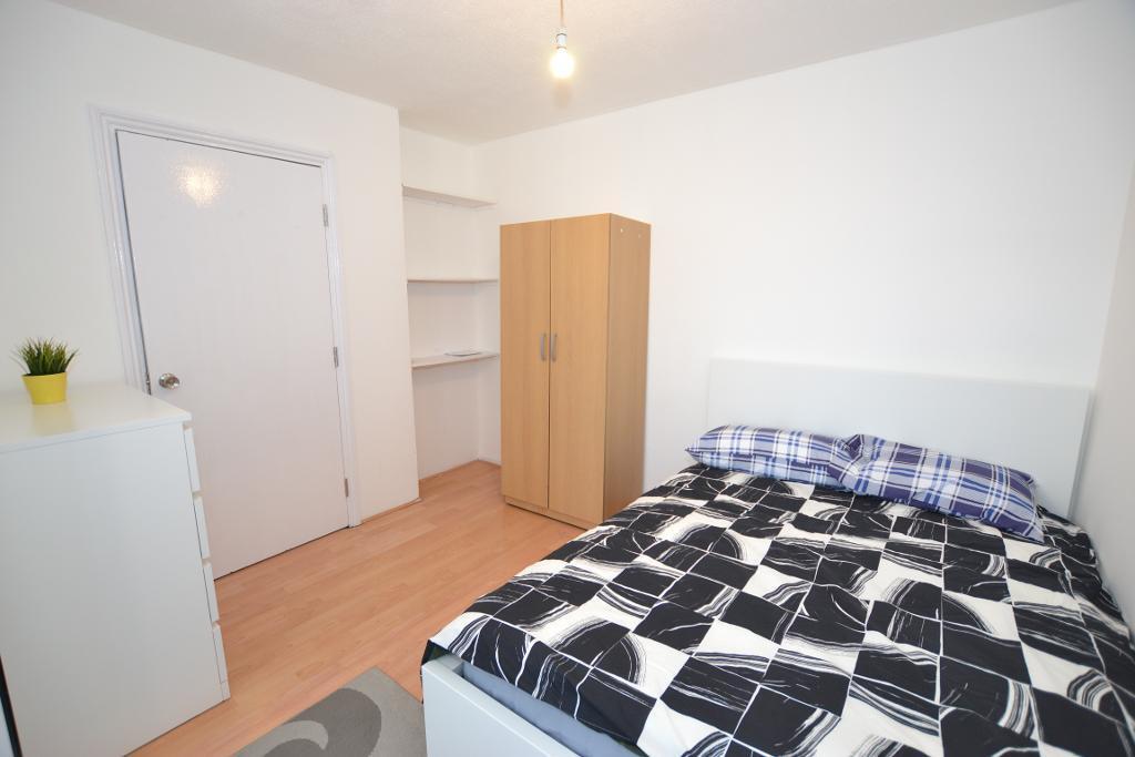 92 Cable Street, London, E1 8GX