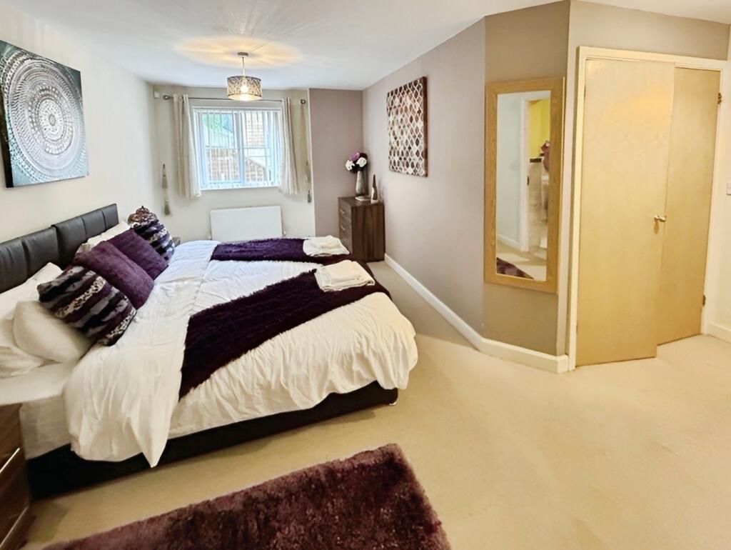 pbox-bedroom-317238.jpg