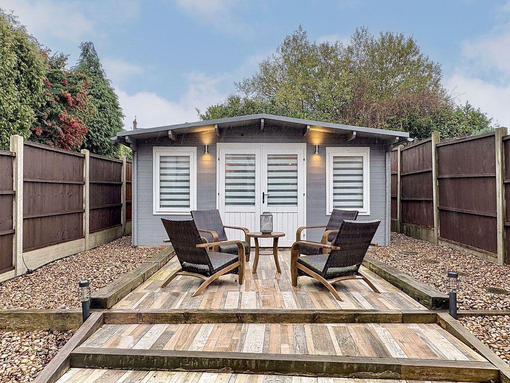 BAR/SUMMERHOUSE