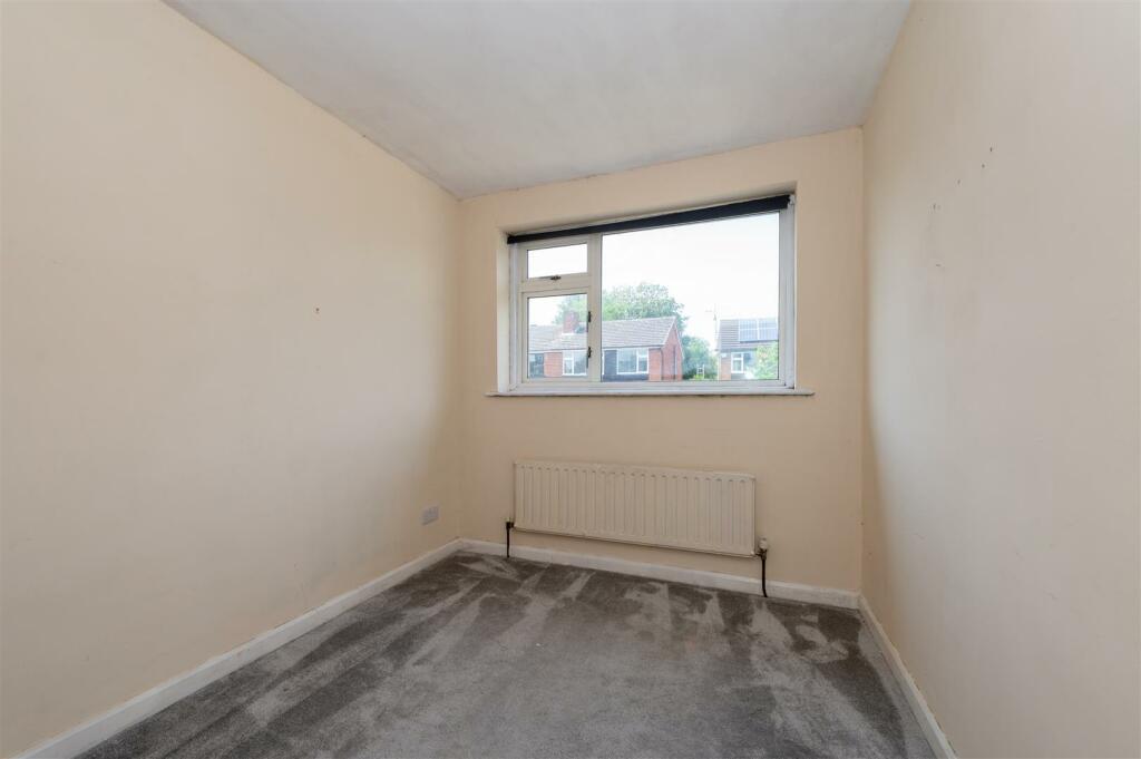 17 Kennedy Close internal-4.JPG