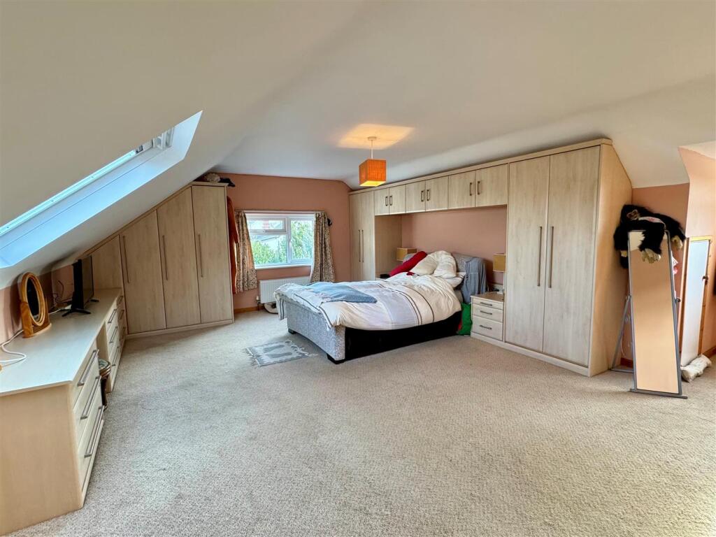 The Chestnuts Main Bedroom