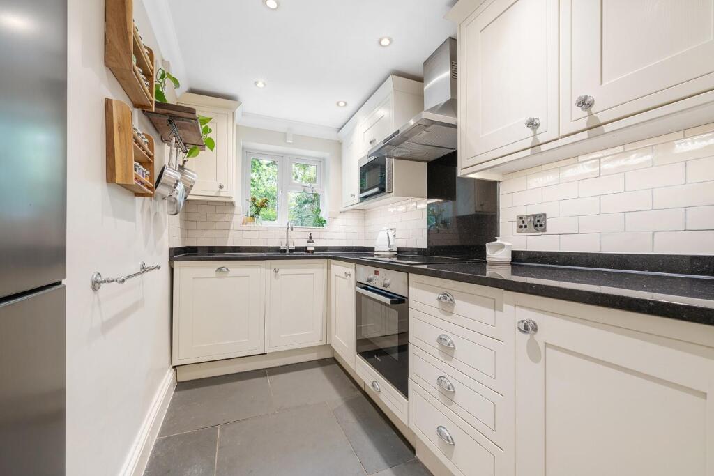 Kitchen.JPG