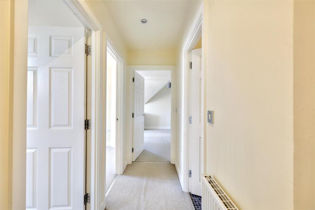 Hallway_2.jpeg