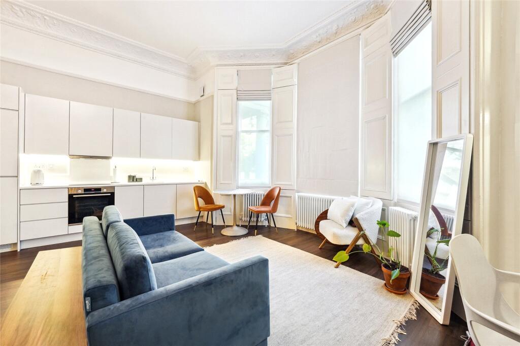 Studio Room