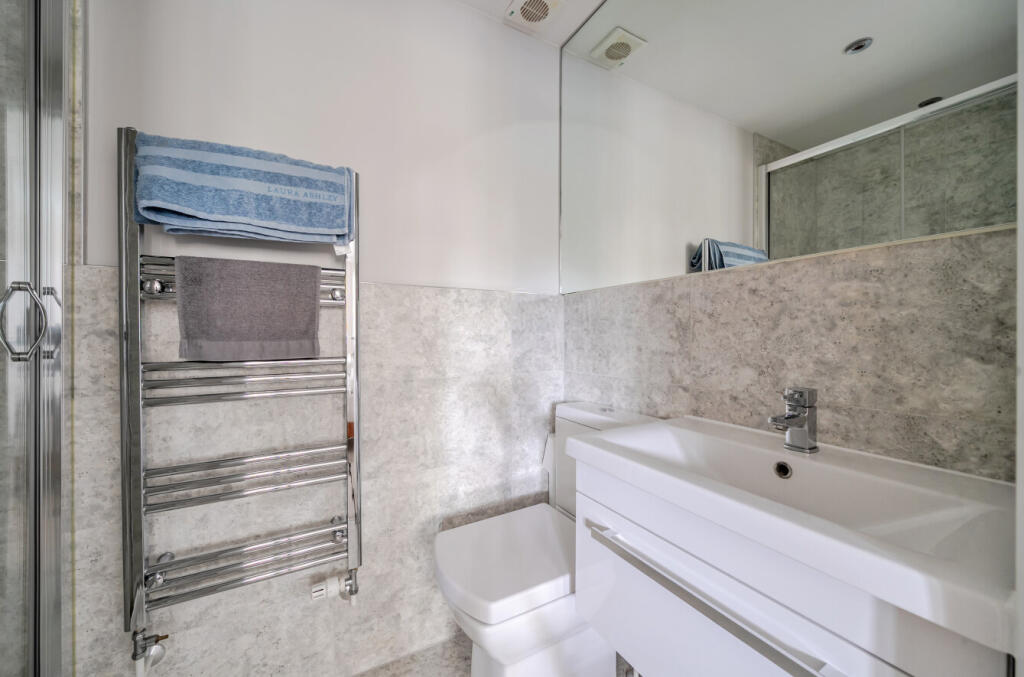 1372368-13-6900d2...