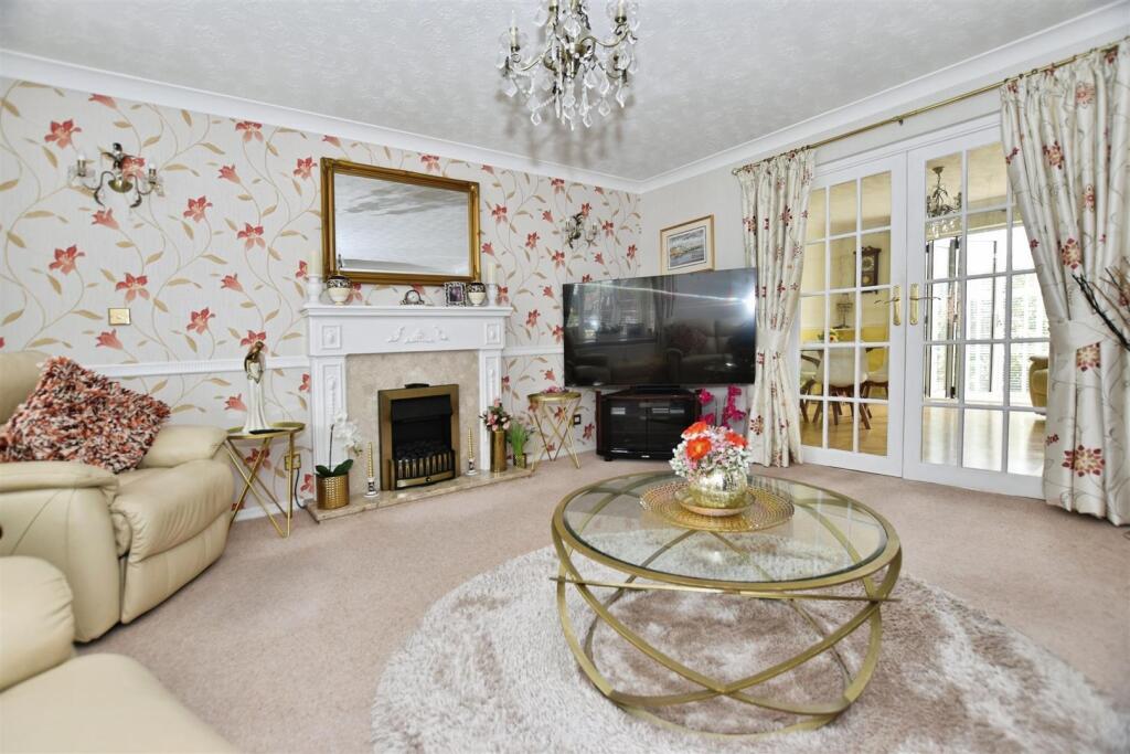 212eb6dd-lounge 202.JPG