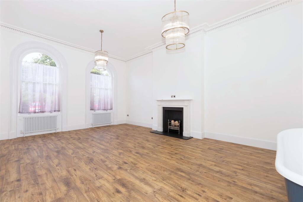 Adelaide Crescent_1.jpg