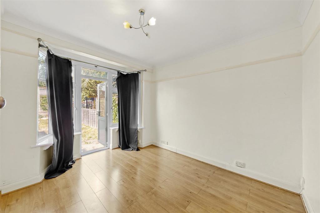 27 Shelley Gardens - MjaOnN9aEJ3wuAjQDnqR.jpg
