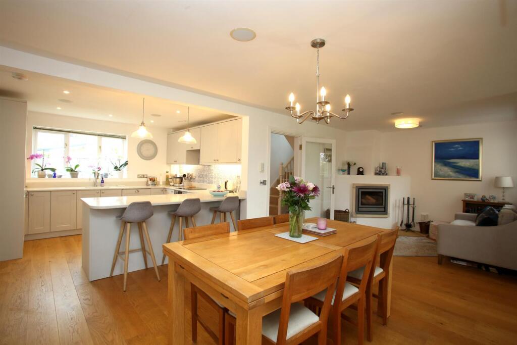 Kitchen/dining area