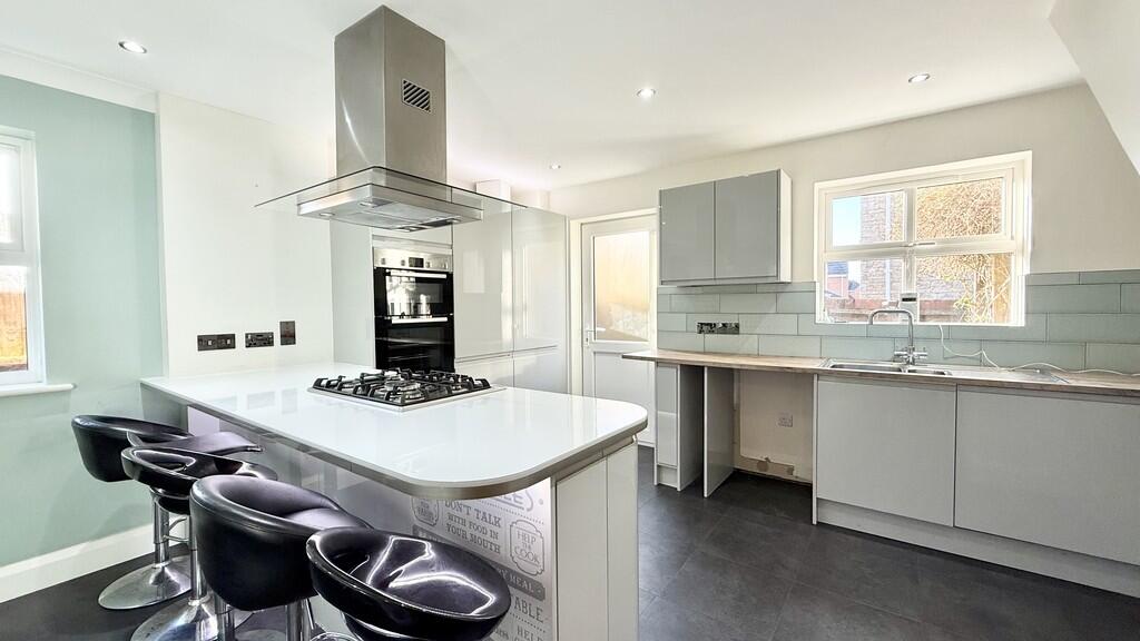 Kitchen/dining ro...