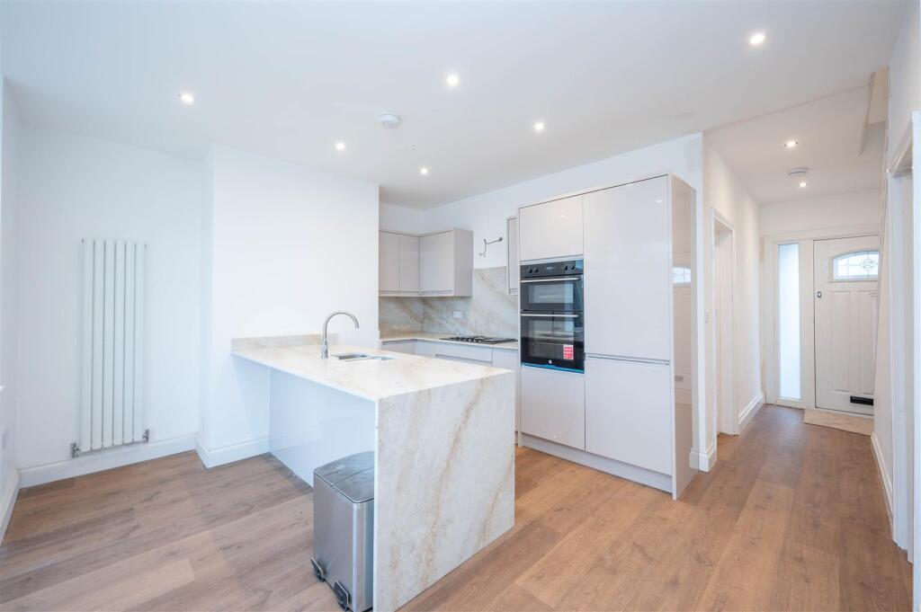 Open Plan Kitchen/Dining Area