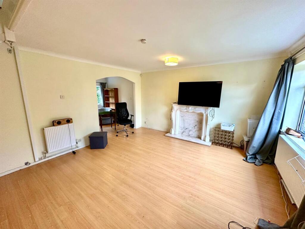 WhatsApp Image 2025-09-16 at 11.03.15_0b10be68.jpg