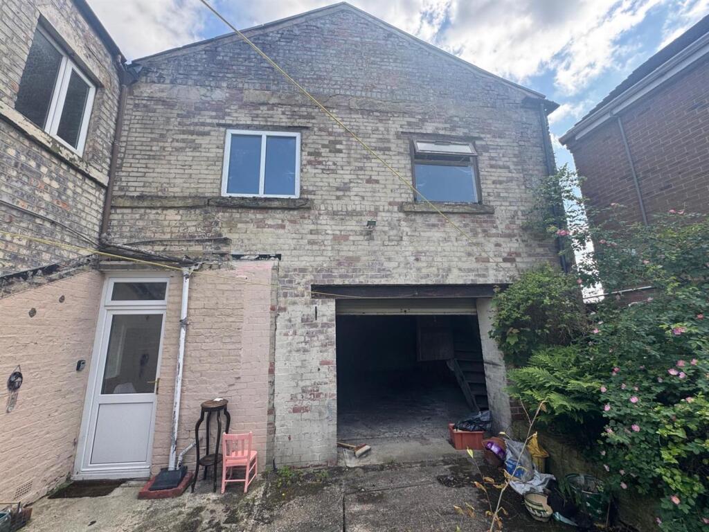 Outbuilding / Workshop