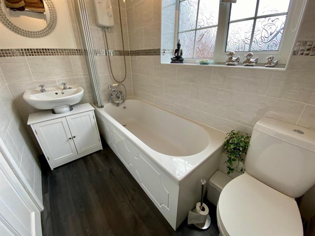 Bramleys Estate Agents - Park Lea - Bradley (16).j