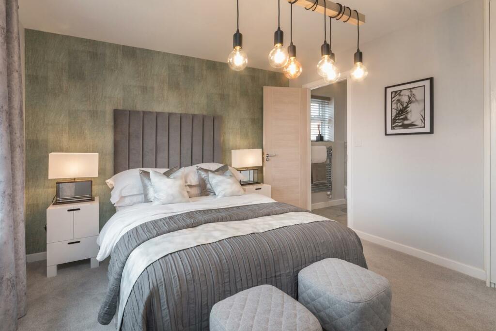 Principal bedroom/dressing area