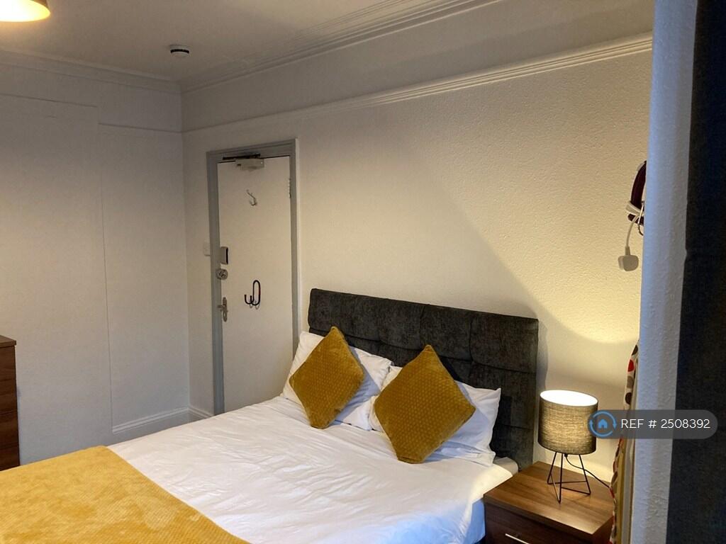 Room 1 - Available Now (£675)