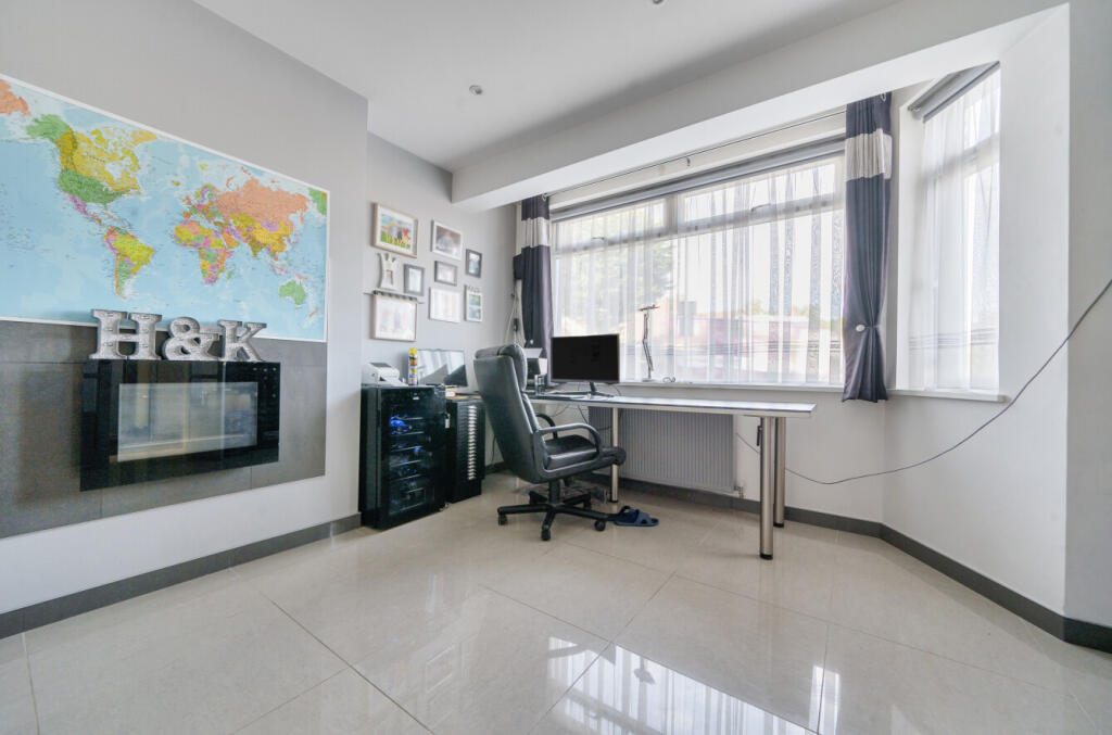 1314667-18-685c30...