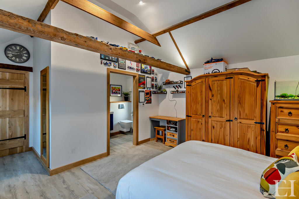 8629517-interior3...