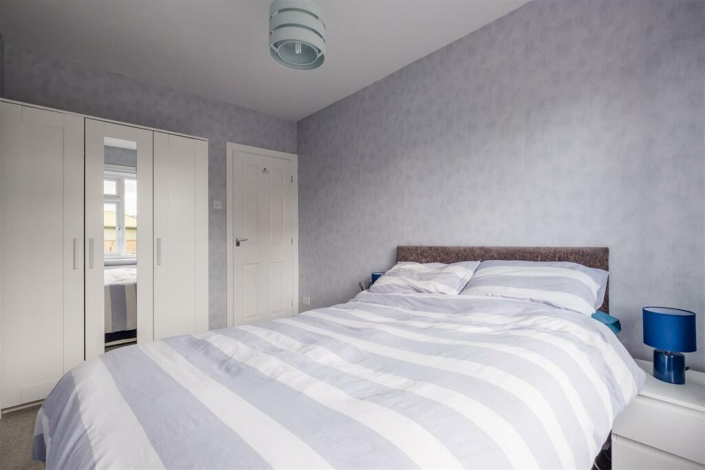 BED 3A.jpg